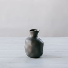 Load image into Gallery viewer, Flax Sake Bottle h15cm - Charcoal
